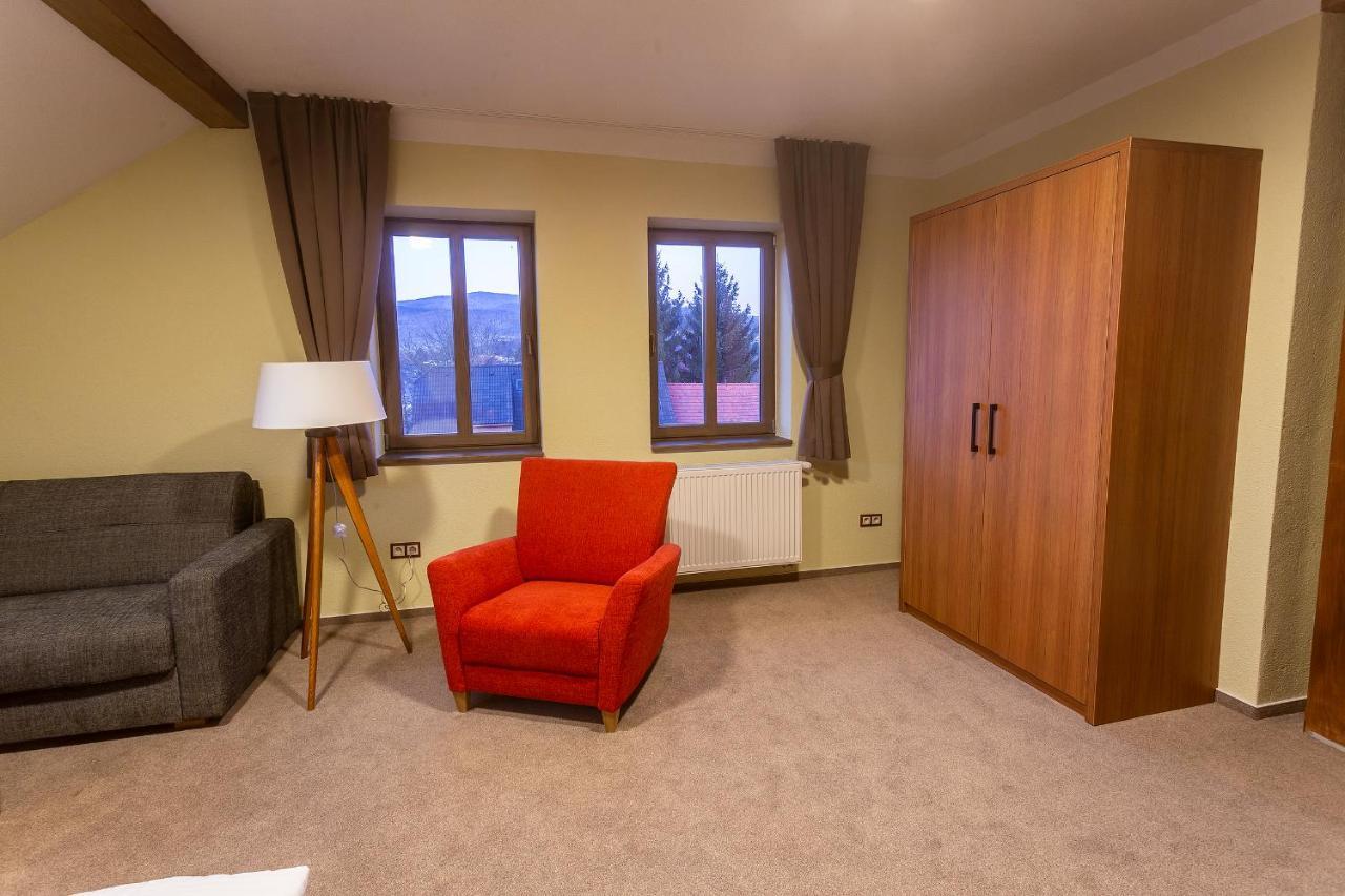 Hotel Vagacov Dom Detva Esterno foto